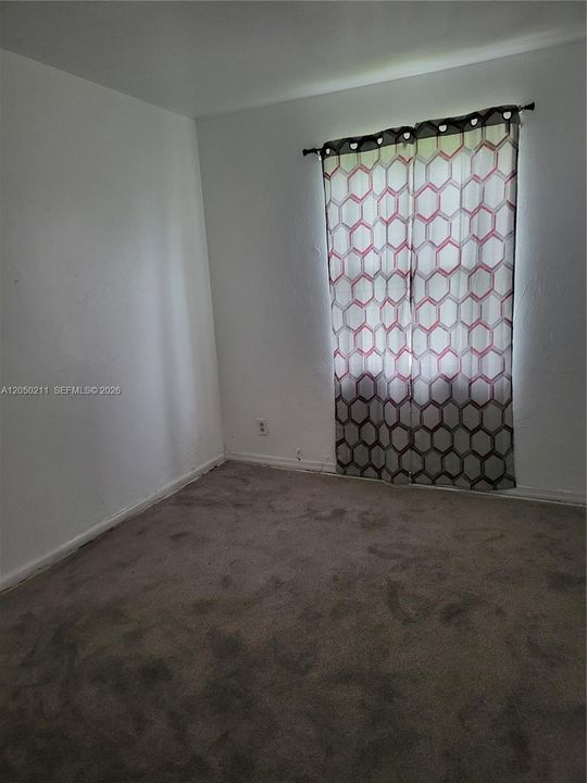 For Rent: $2,200 (2 beds, 1 baths, 1163 Square Feet)