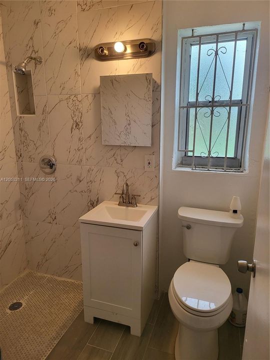 For Rent: $2,200 (2 beds, 1 baths, 1163 Square Feet)