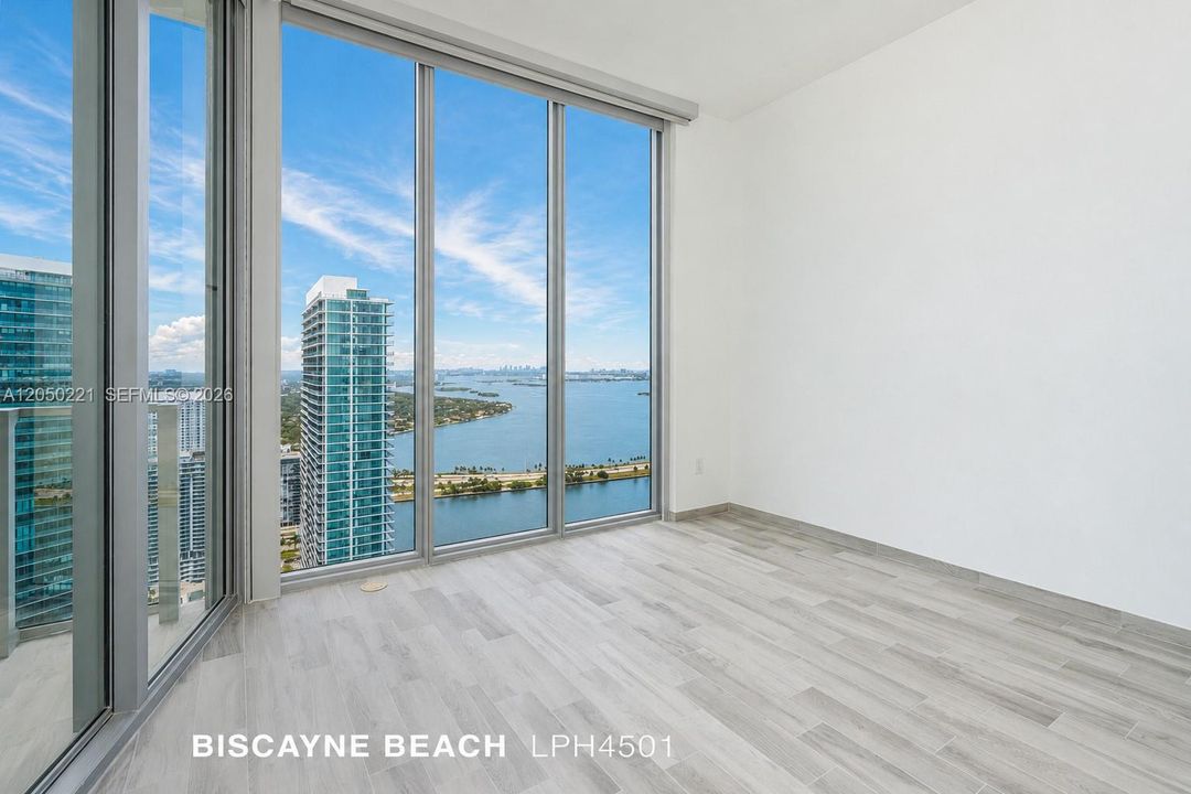 En Venta: $969,500 (2 camas, 2 baños, 1060 Pies cuadrados)