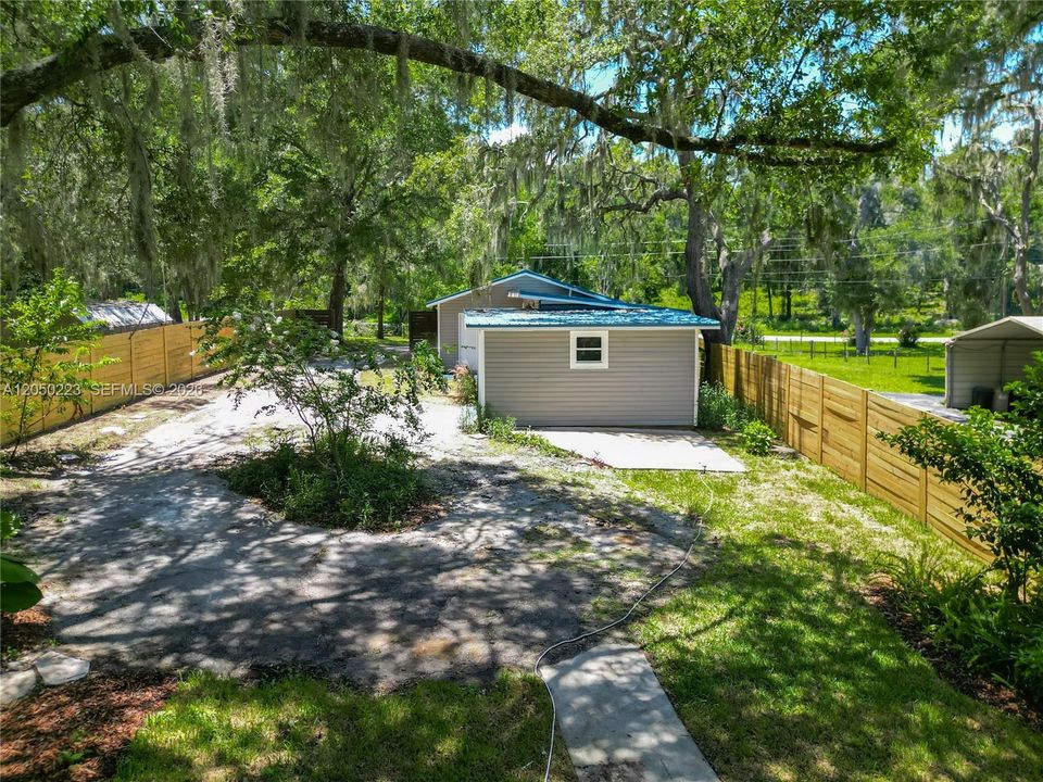 For Rent: $3,150 (5 beds, 2 baths, 2000 Square Feet)