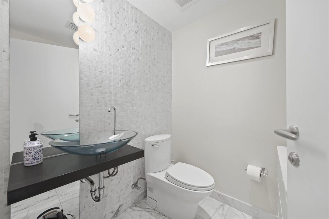 2nd Bathroom