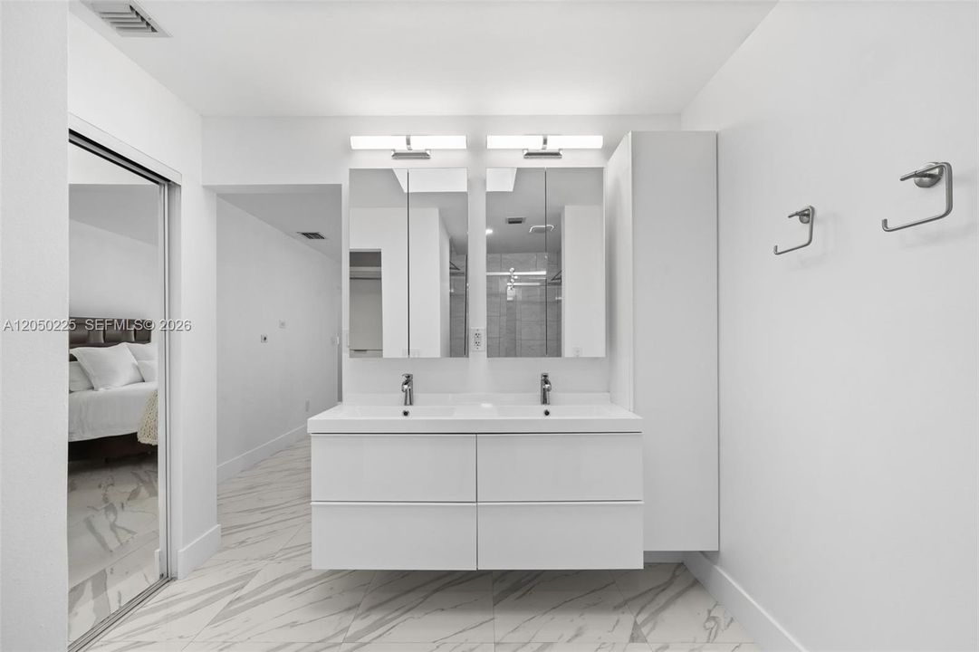 На продажу: $429,000 (2 спален, 2 ванн, 1143 Квадратных фут)