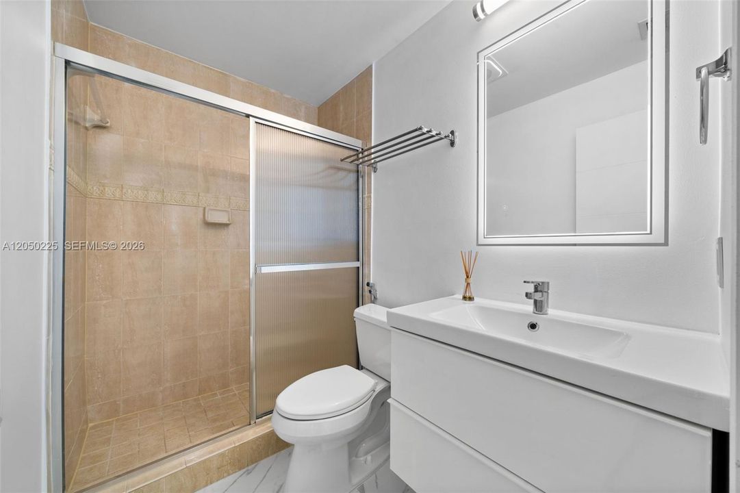 На продажу: $429,000 (2 спален, 2 ванн, 1143 Квадратных фут)