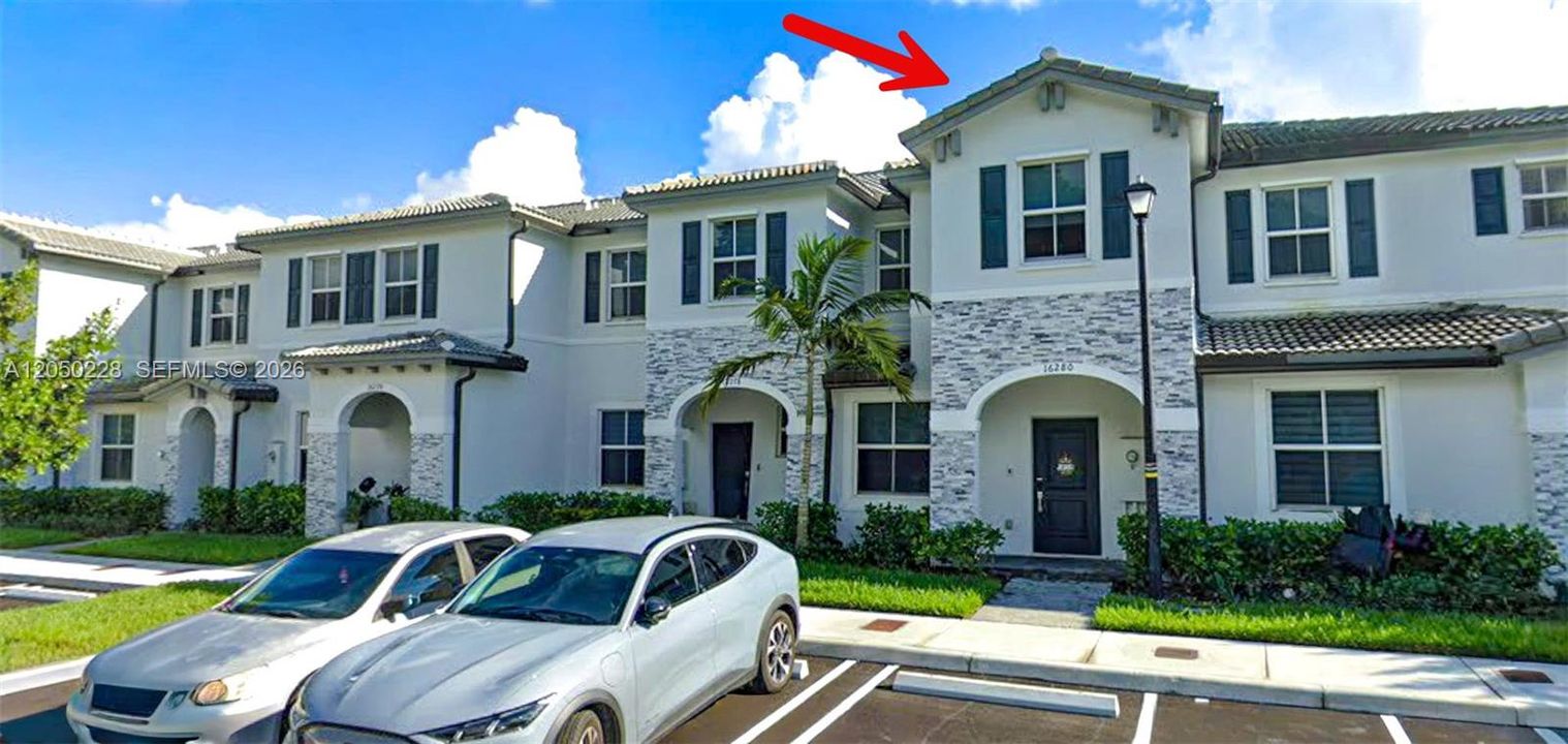 For Rent: $2,300 (3 beds, 2 baths, 1612 Square Feet)