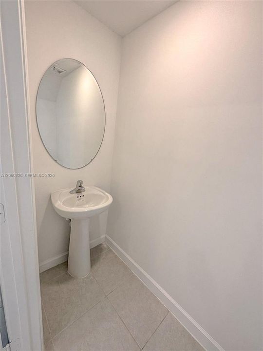 For Rent: $2,300 (3 beds, 2 baths, 1612 Square Feet)