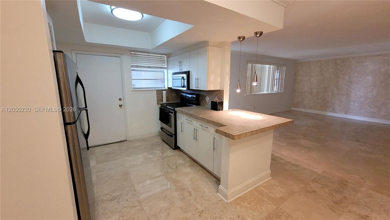 For Rent: $2,400 (2 beds, 2 baths, 1224 Square Feet)