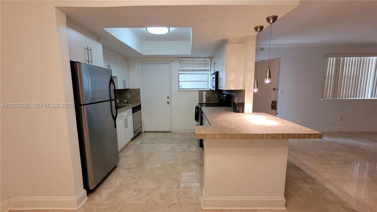 For Rent: $2,400 (2 beds, 2 baths, 1224 Square Feet)