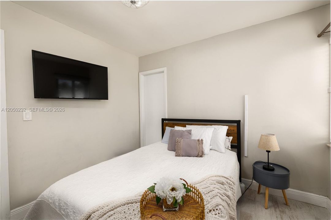 В аренду: $4,500 (3 спален, 3 ванн, 1425 Квадратных фут)