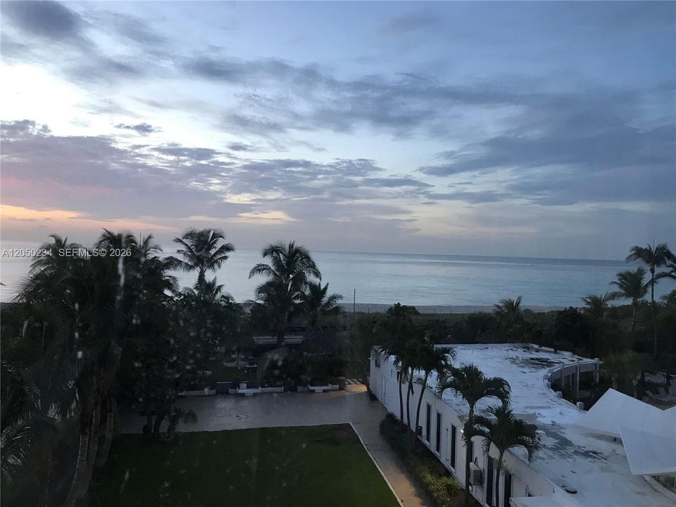 For Rent: $3,999 (2 beds, 3 baths, 1880 Square Feet)