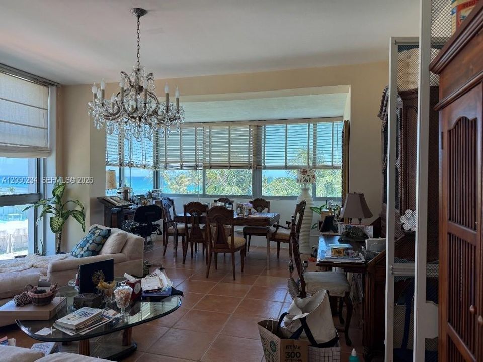 Living Dining 33' long