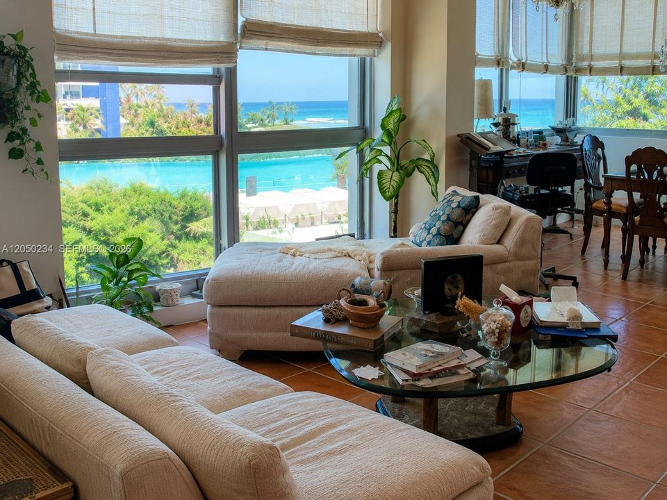 For Rent: $3,999 (2 beds, 3 baths, 1880 Square Feet)