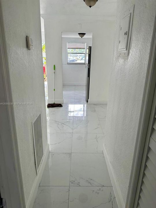 For Rent: $1,700 (1 beds, 1 baths, 571 Square Feet)
