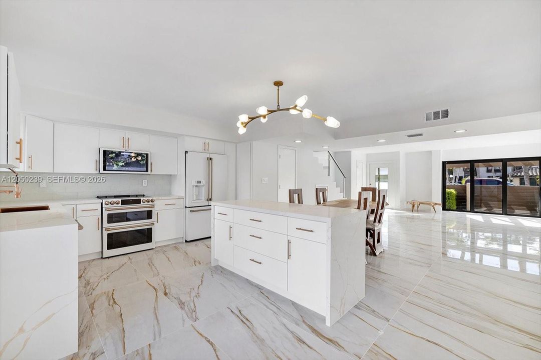 For Rent: $4,500 (3 beds, 2 baths, 1590 Square Feet)