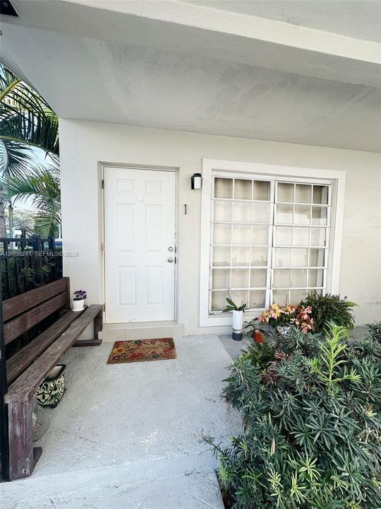 For Rent: $2,050 (1 beds, 1 baths, 500 Square Feet)