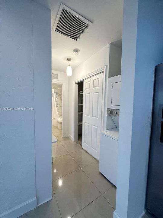 For Rent: $2,050 (1 beds, 1 baths, 500 Square Feet)