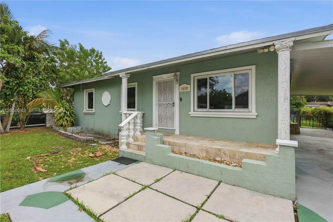 En Venta: $550,000 (4 camas, 2 baños, 1520 Pies cuadrados)