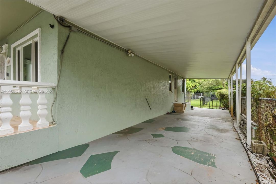 En Venta: $550,000 (4 camas, 2 baños, 1520 Pies cuadrados)