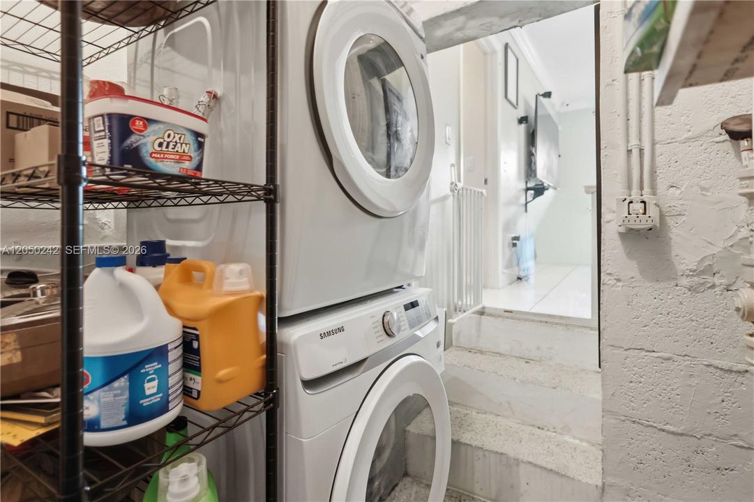 En Venta: $550,000 (4 camas, 2 baños, 1520 Pies cuadrados)