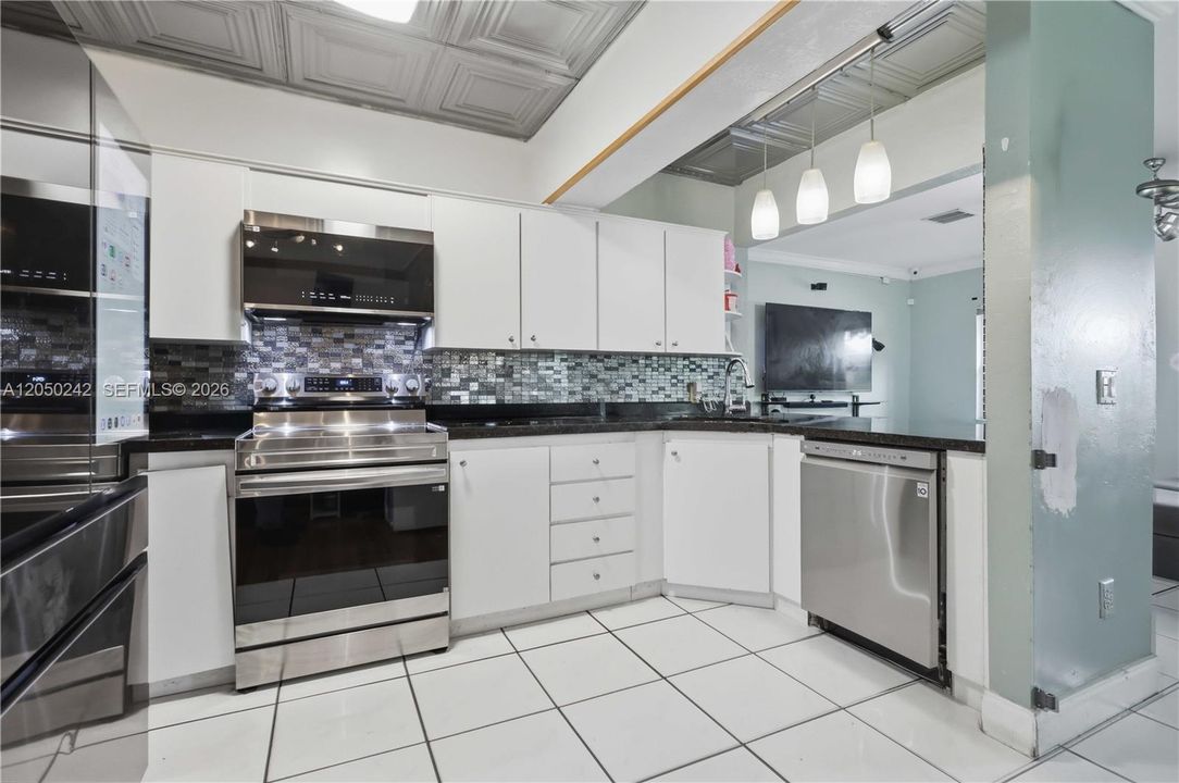 En Venta: $550,000 (4 camas, 2 baños, 1520 Pies cuadrados)