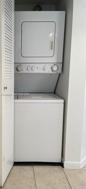 For Rent: $2,200 (2 beds, 2 baths, 1082 Square Feet)