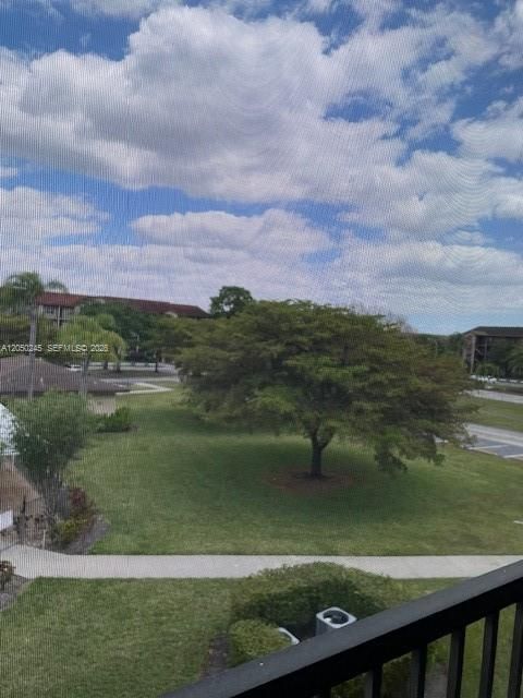 For Rent: $2,200 (2 beds, 2 baths, 1082 Square Feet)