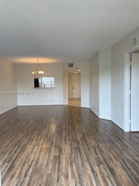 For Rent: $2,200 (2 beds, 2 baths, 1082 Square Feet)
