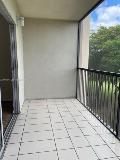 For Rent: $2,200 (2 beds, 2 baths, 1082 Square Feet)