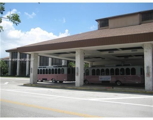 For Rent: $2,200 (2 beds, 2 baths, 1082 Square Feet)