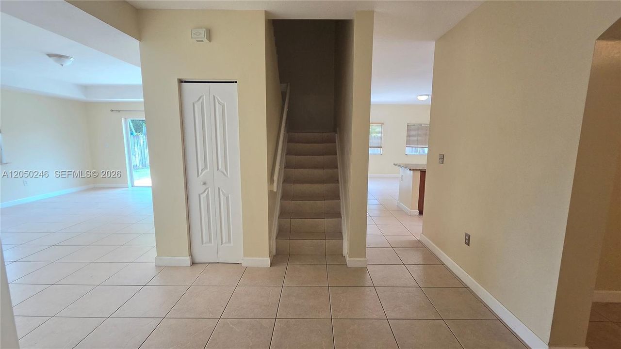 For Rent: $3,975 (3 beds, 3 baths, 2629 Square Feet)