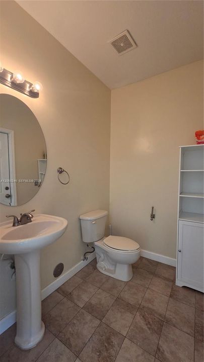 For Rent: $3,975 (3 beds, 3 baths, 2629 Square Feet)
