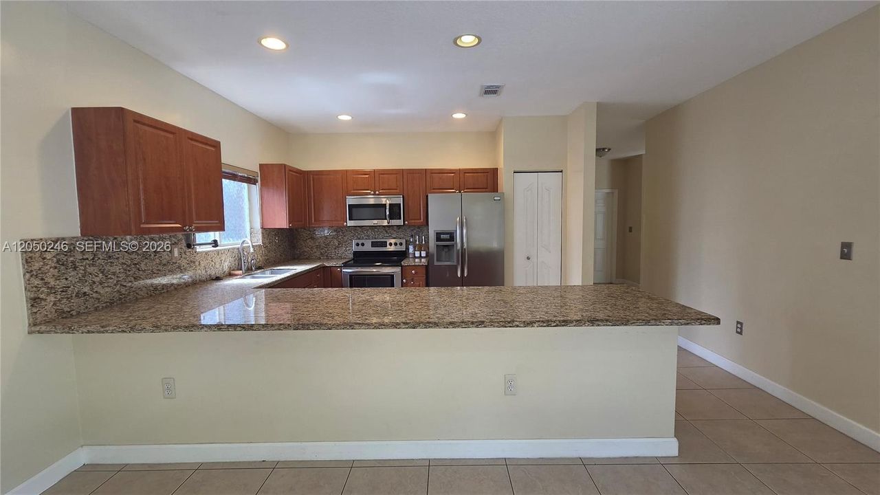 For Rent: $3,975 (3 beds, 3 baths, 2629 Square Feet)