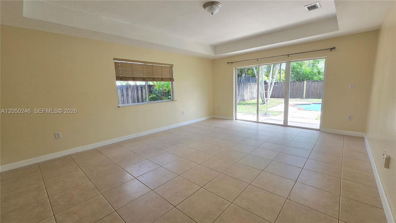For Rent: $3,975 (3 beds, 3 baths, 2629 Square Feet)