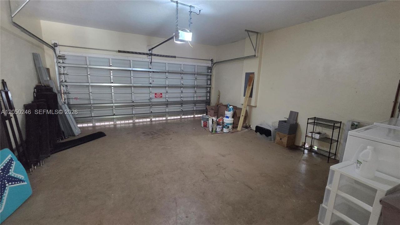 For Rent: $3,975 (3 beds, 3 baths, 2629 Square Feet)