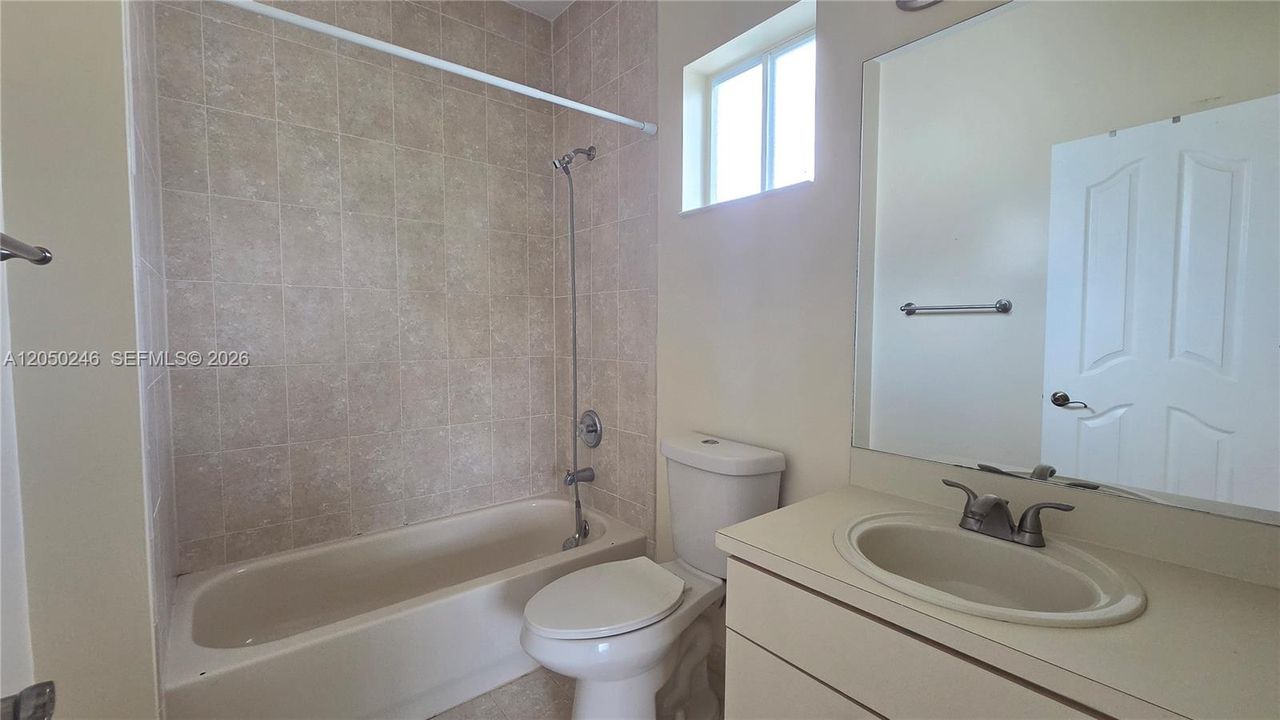 For Rent: $3,975 (3 beds, 3 baths, 2629 Square Feet)