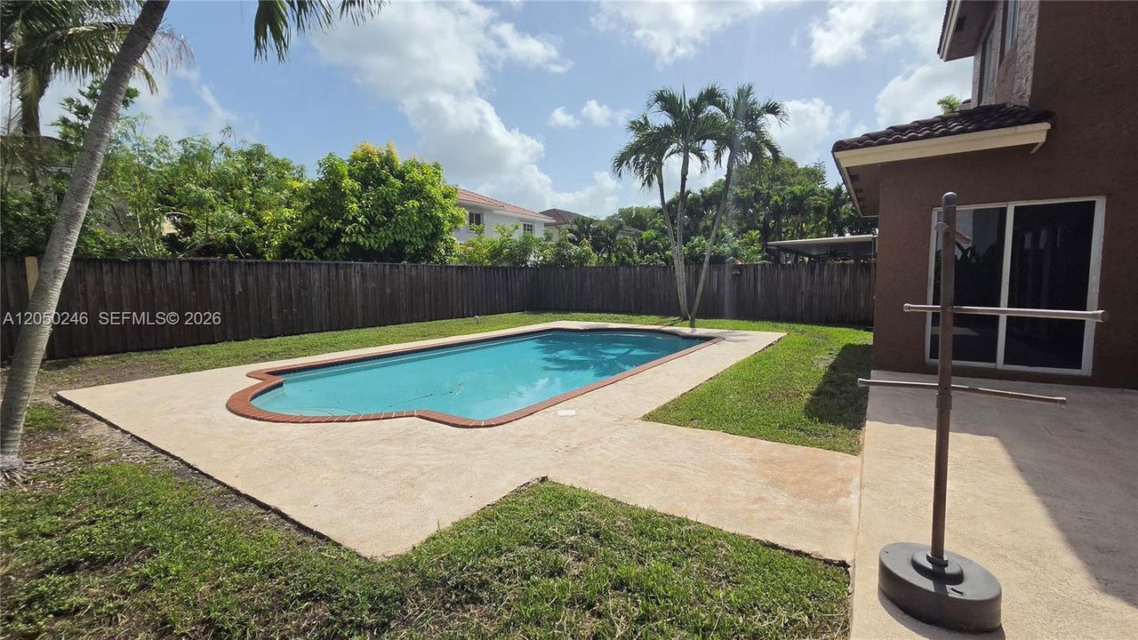 For Rent: $3,975 (3 beds, 3 baths, 2629 Square Feet)