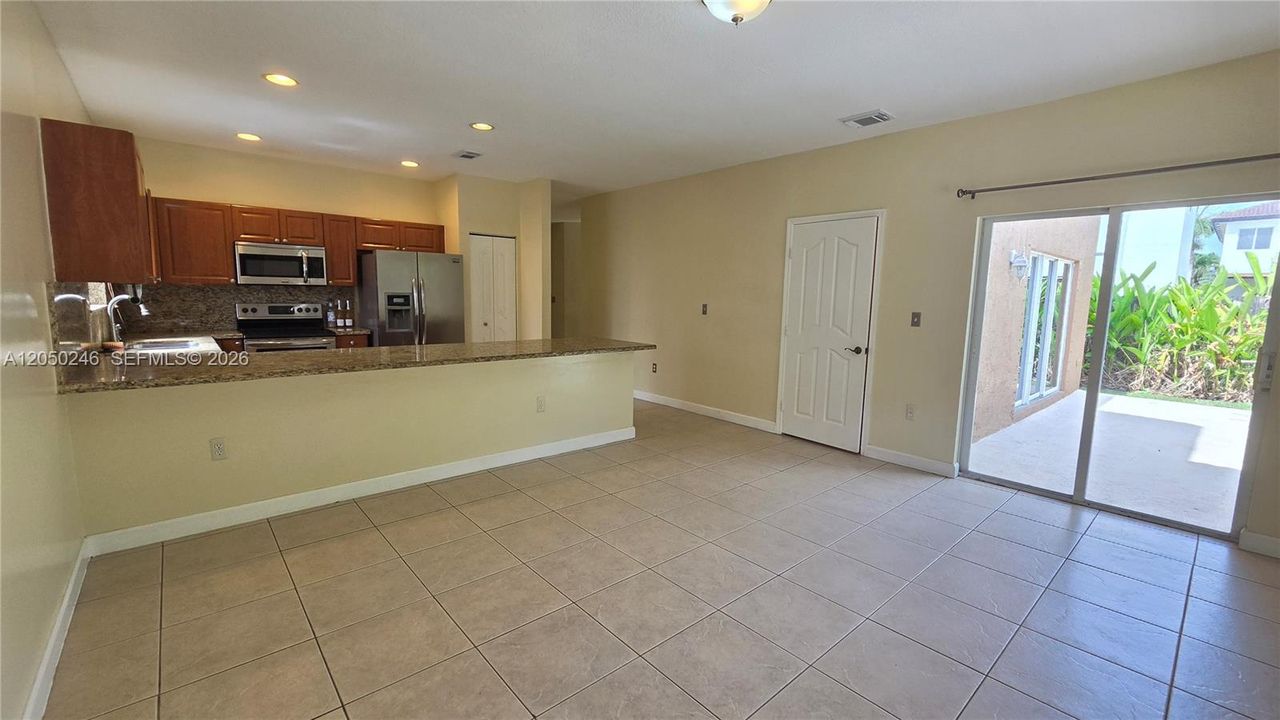 For Rent: $3,975 (3 beds, 3 baths, 2629 Square Feet)