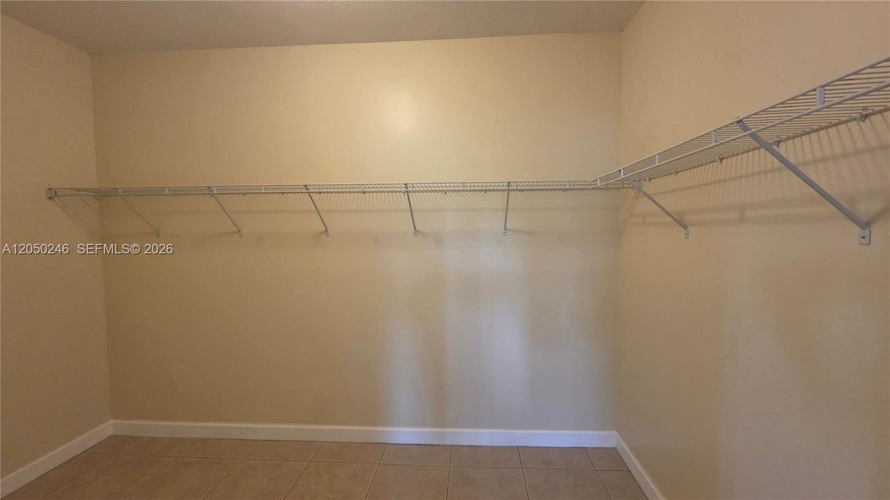 For Rent: $3,975 (3 beds, 3 baths, 2629 Square Feet)