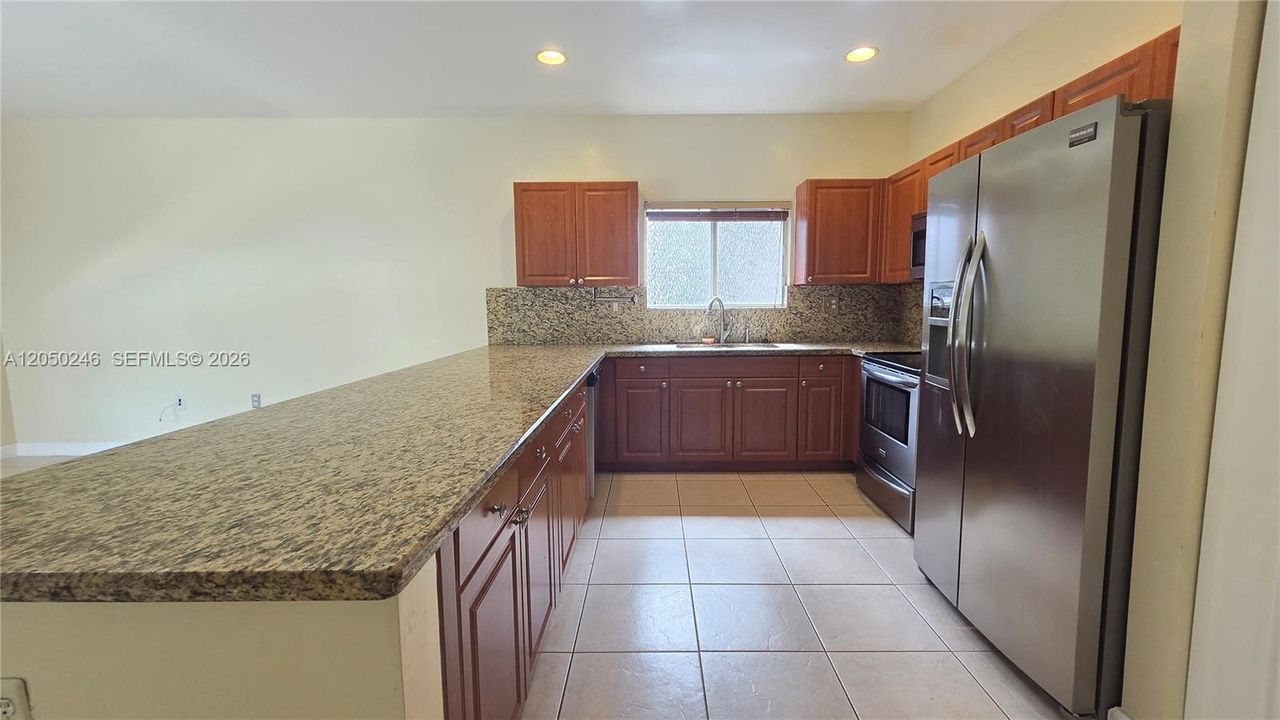 For Rent: $3,975 (3 beds, 3 baths, 2629 Square Feet)