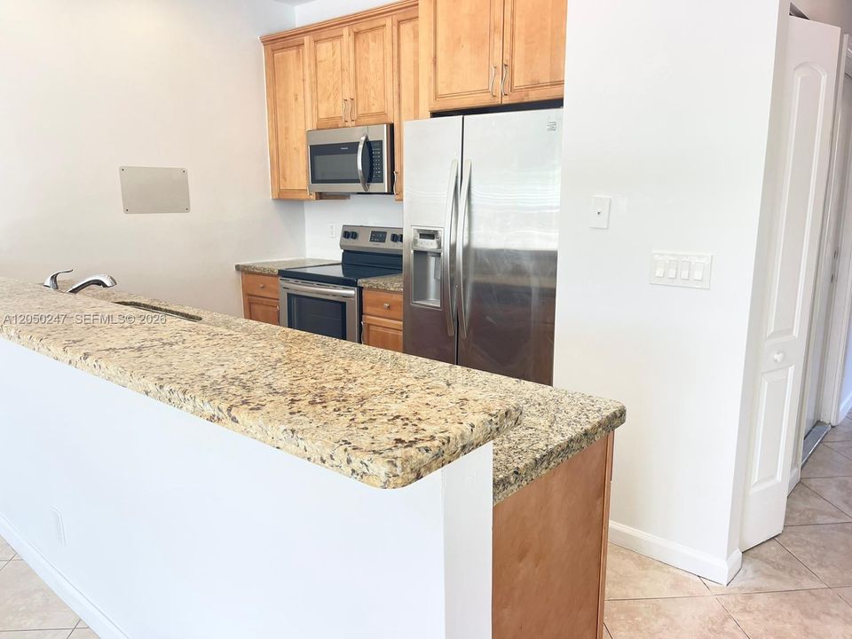 For Rent: $2,800 (3 beds, 2 baths, 1580 Square Feet)