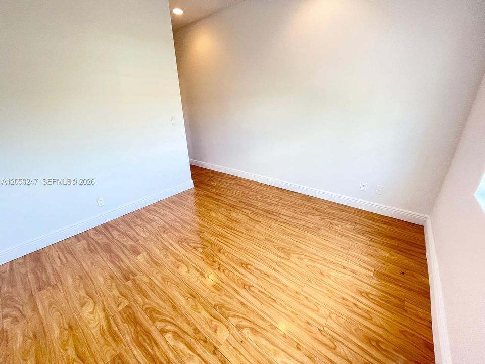 For Rent: $2,800 (3 beds, 2 baths, 1580 Square Feet)
