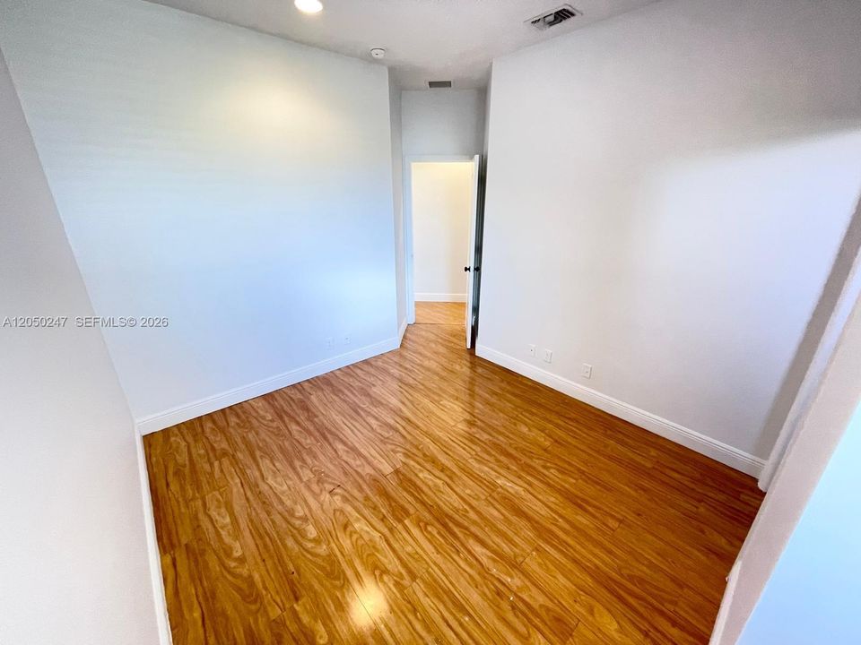 For Rent: $2,800 (3 beds, 2 baths, 1580 Square Feet)