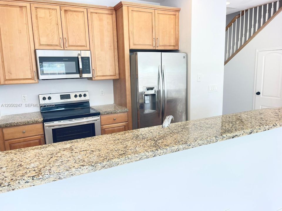 For Rent: $2,800 (3 beds, 2 baths, 1580 Square Feet)