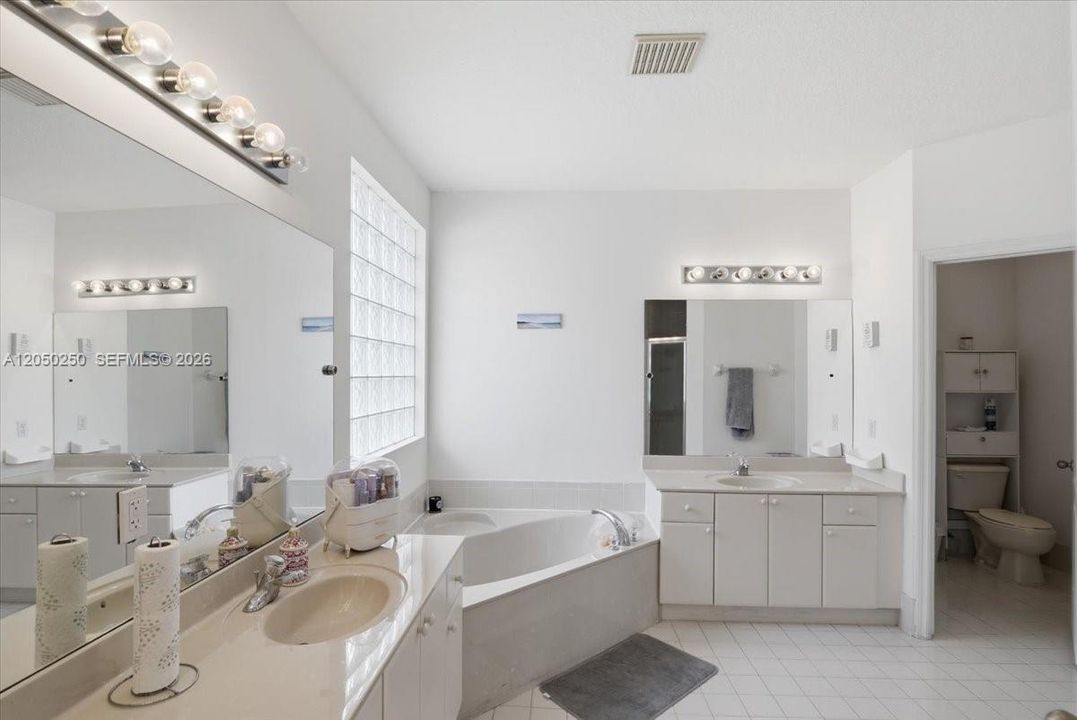 For Sale: $795,000 (4 beds, 2 baths, 2289 Square Feet)