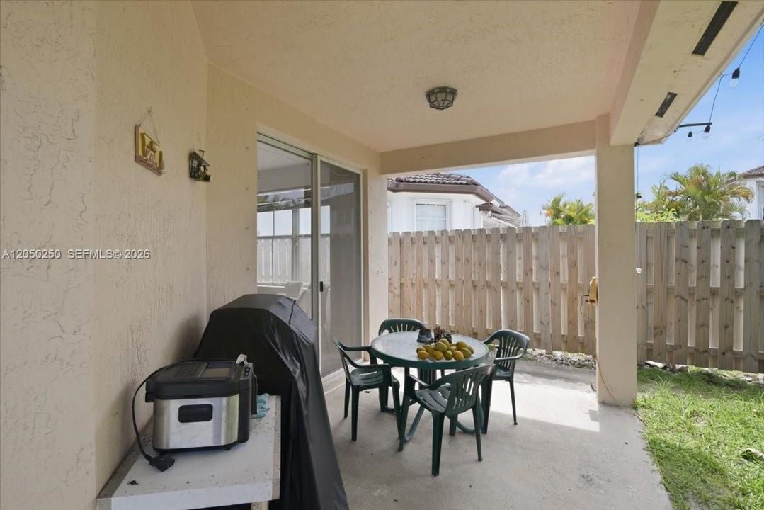 For Sale: $795,000 (4 beds, 2 baths, 2289 Square Feet)