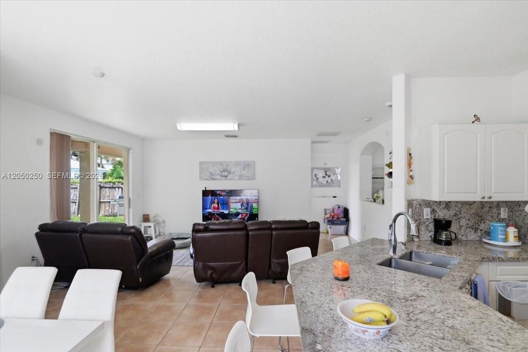 For Sale: $795,000 (4 beds, 2 baths, 2289 Square Feet)