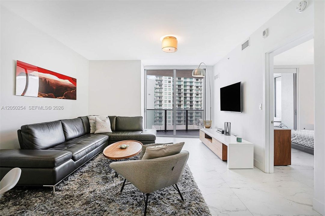 For Sale: $545,000 (1 beds, 1 baths, 759 Square Feet)
