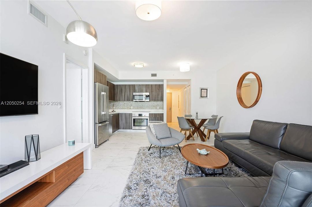 For Sale: $545,000 (1 beds, 1 baths, 759 Square Feet)