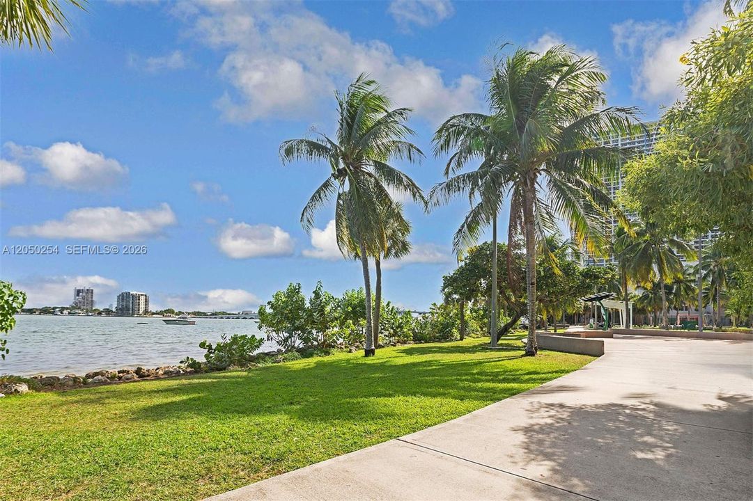 For Sale: $545,000 (1 beds, 1 baths, 759 Square Feet)
