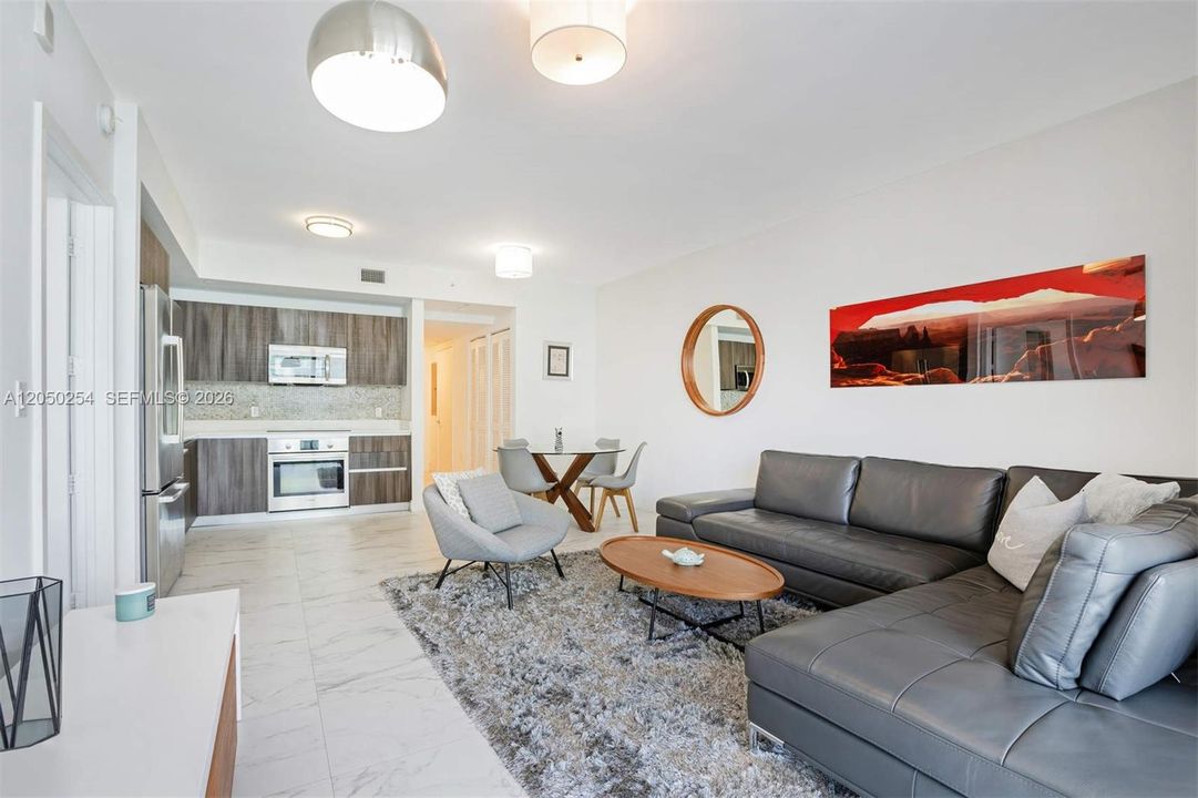 For Sale: $545,000 (1 beds, 1 baths, 759 Square Feet)