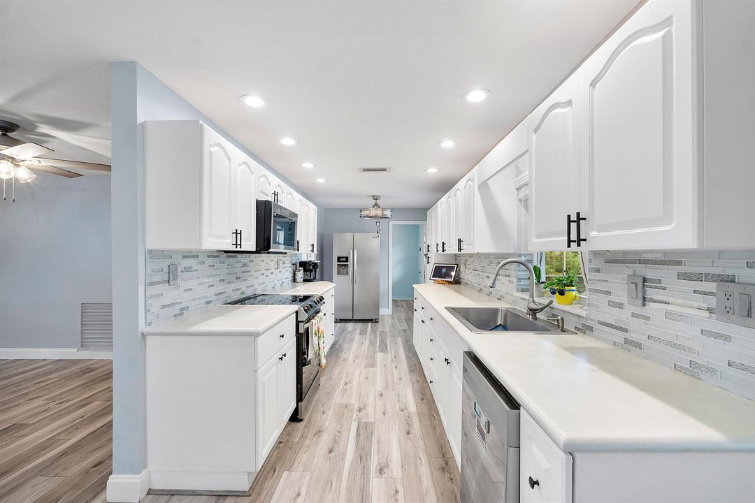10625 Nw 37th St_036